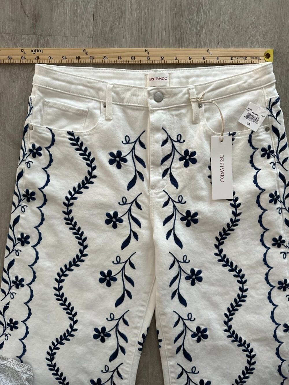 Driftwood Penelope Embroidered Wide Leg Jeans White Blue Floral Size 32 NWT - Picture 7 of 8
